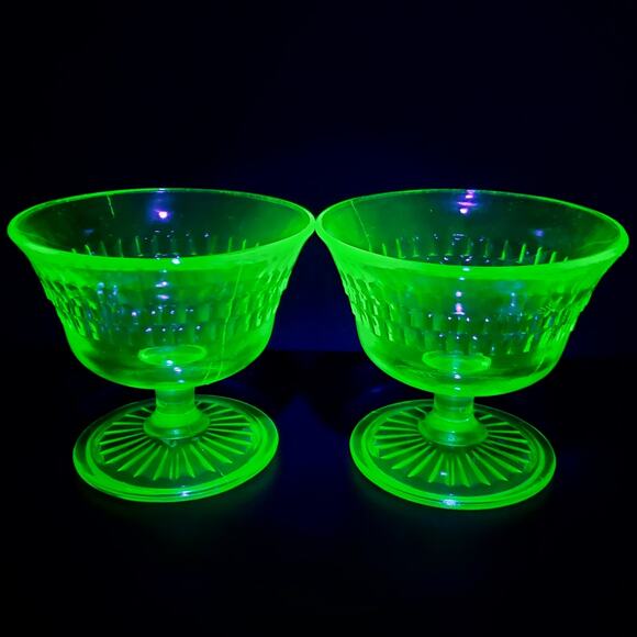 Vtg Anchor Hocking Roulette Vaseline Uranium Sherbet Glasses Set of 2 - Picture 1 of 8
